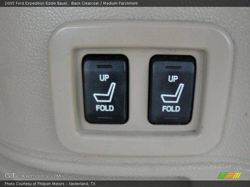 Black Clearcoat / Medium Parchment 2005 Ford Expedition Eddie Bauer