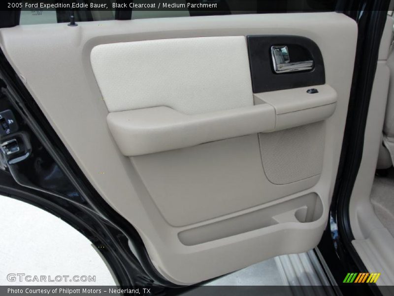Black Clearcoat / Medium Parchment 2005 Ford Expedition Eddie Bauer