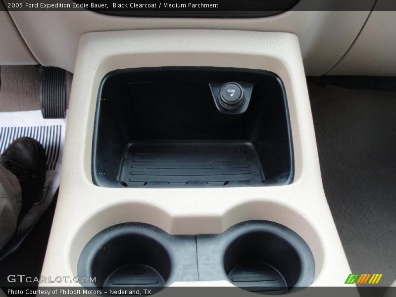 Black Clearcoat / Medium Parchment 2005 Ford Expedition Eddie Bauer