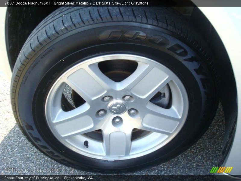 Bright Silver Metallic / Dark Slate Gray/Light Graystone 2007 Dodge Magnum SXT