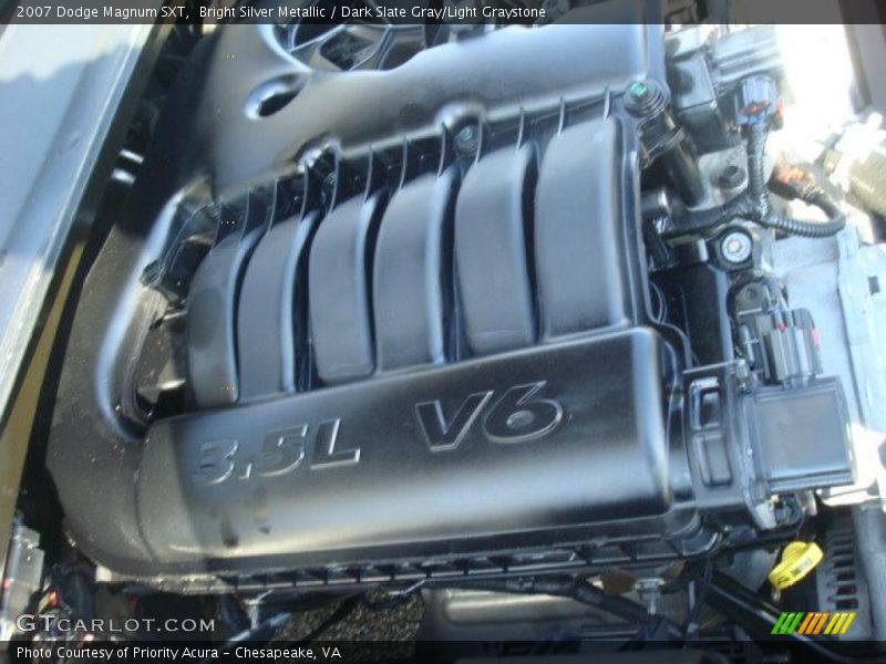 Bright Silver Metallic / Dark Slate Gray/Light Graystone 2007 Dodge Magnum SXT