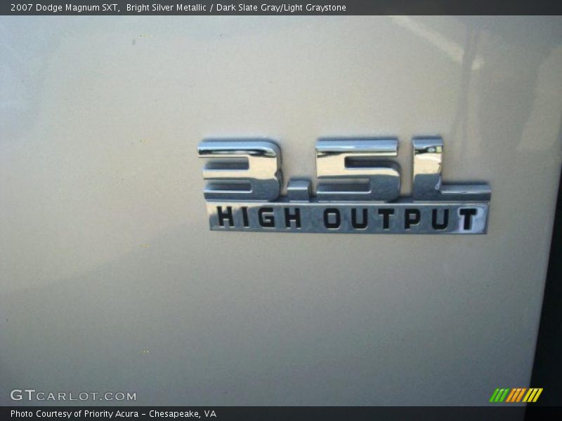 Bright Silver Metallic / Dark Slate Gray/Light Graystone 2007 Dodge Magnum SXT