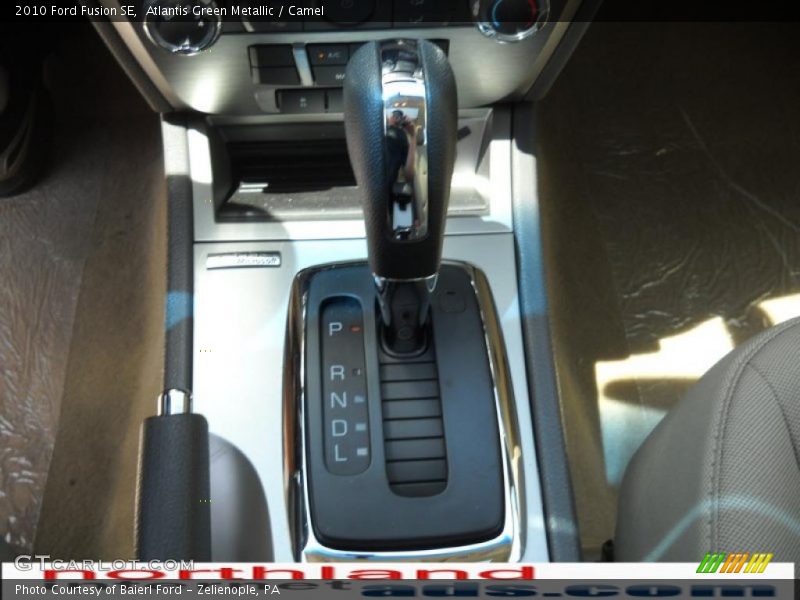Atlantis Green Metallic / Camel 2010 Ford Fusion SE