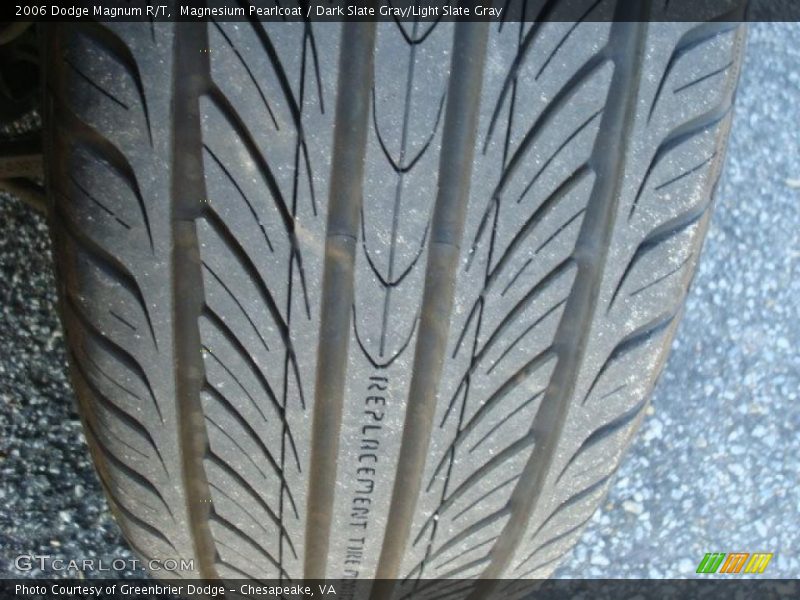 Magnesium Pearlcoat / Dark Slate Gray/Light Slate Gray 2006 Dodge Magnum R/T