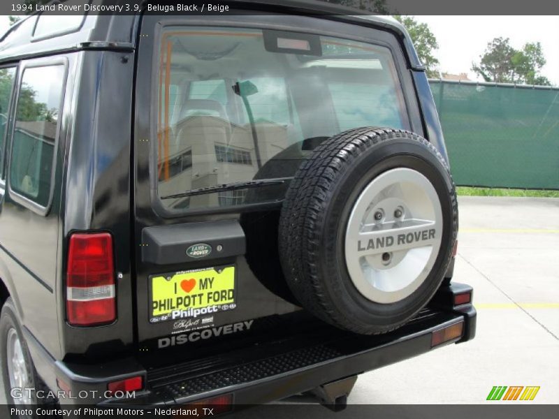 Beluga Black / Beige 1994 Land Rover Discovery 3.9