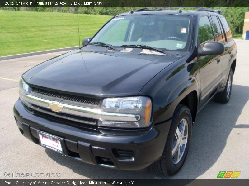 Black / Light Gray 2005 Chevrolet TrailBlazer LS 4x4