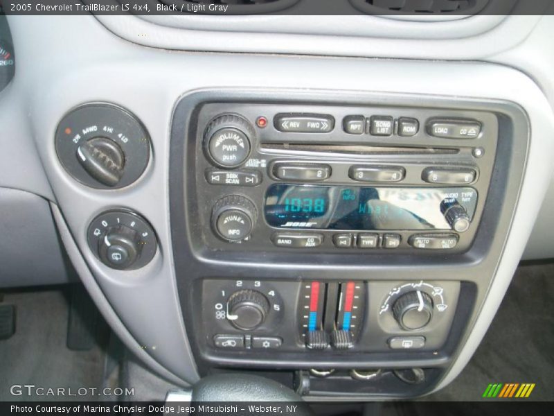 Black / Light Gray 2005 Chevrolet TrailBlazer LS 4x4