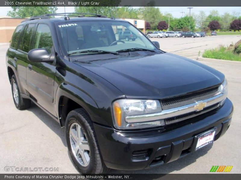 Black / Light Gray 2005 Chevrolet TrailBlazer LS 4x4