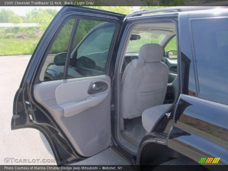 Black / Light Gray 2005 Chevrolet TrailBlazer LS 4x4
