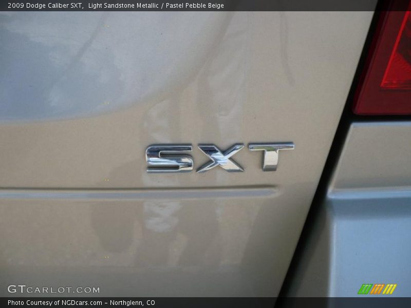 Light Sandstone Metallic / Pastel Pebble Beige 2009 Dodge Caliber SXT