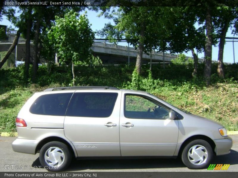 Desert Sand Mica / Oak 2002 Toyota Sienna XLE