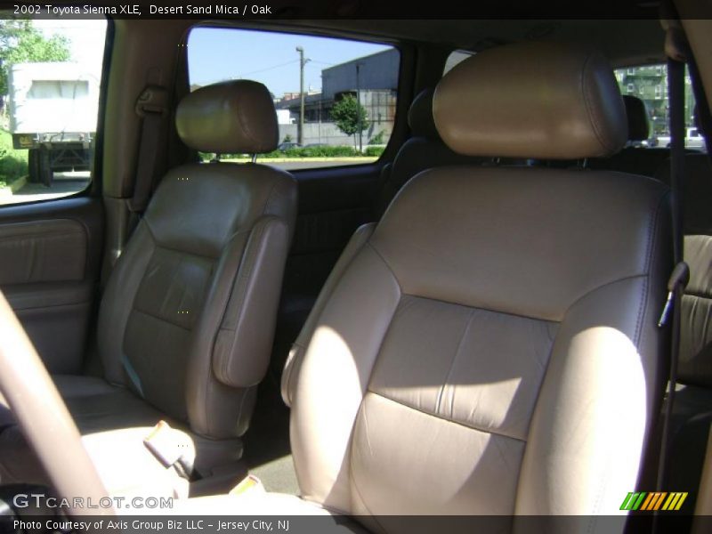 Desert Sand Mica / Oak 2002 Toyota Sienna XLE
