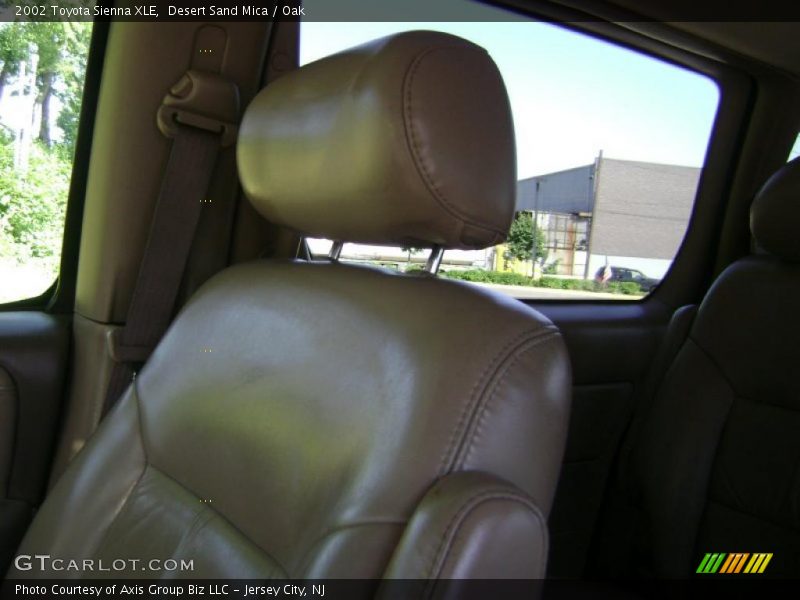Desert Sand Mica / Oak 2002 Toyota Sienna XLE
