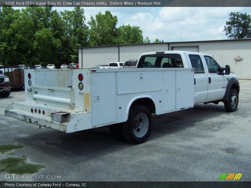 Oxford White / Medium Flint 2005 Ford F550 Super Duty XL Crew Cab Chassis Utility