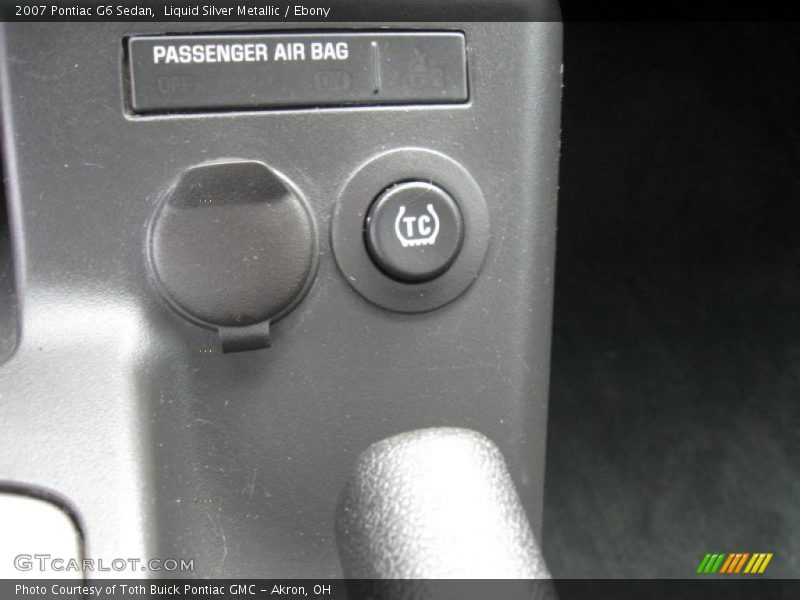 Liquid Silver Metallic / Ebony 2007 Pontiac G6 Sedan