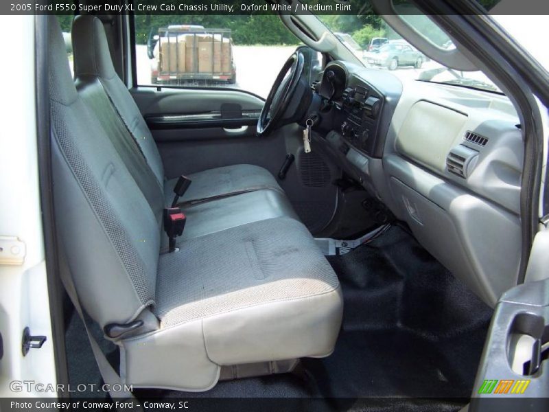 Oxford White / Medium Flint 2005 Ford F550 Super Duty XL Crew Cab Chassis Utility