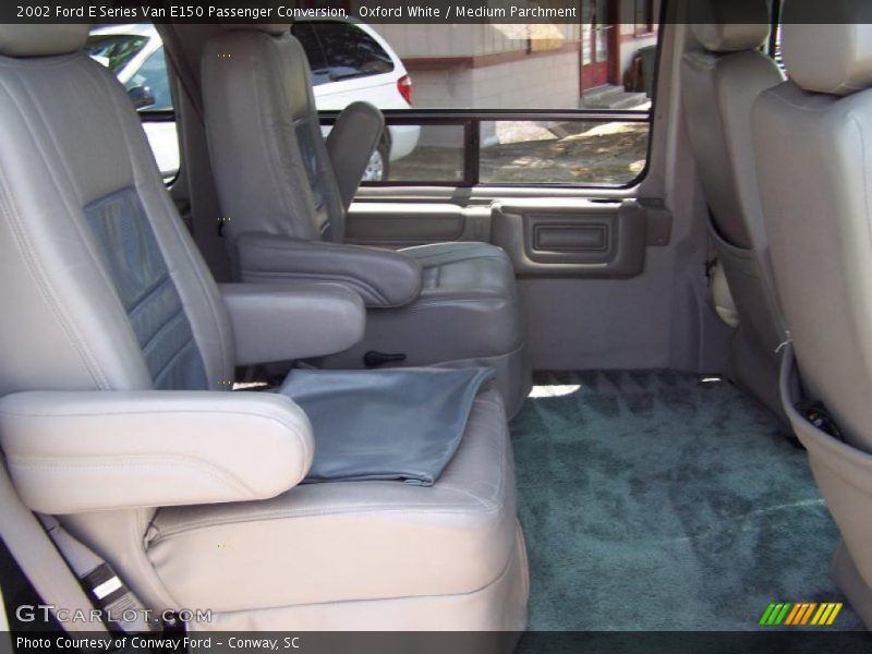 Oxford White / Medium Parchment 2002 Ford E Series Van E150 Passenger Conversion