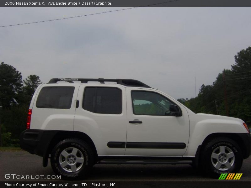 Avalanche White / Desert/Graphite 2006 Nissan Xterra X