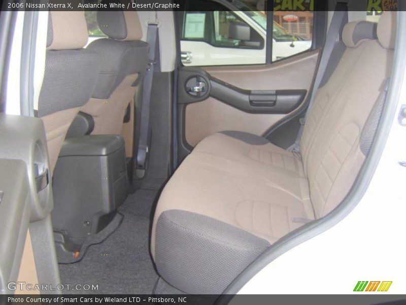 Avalanche White / Desert/Graphite 2006 Nissan Xterra X