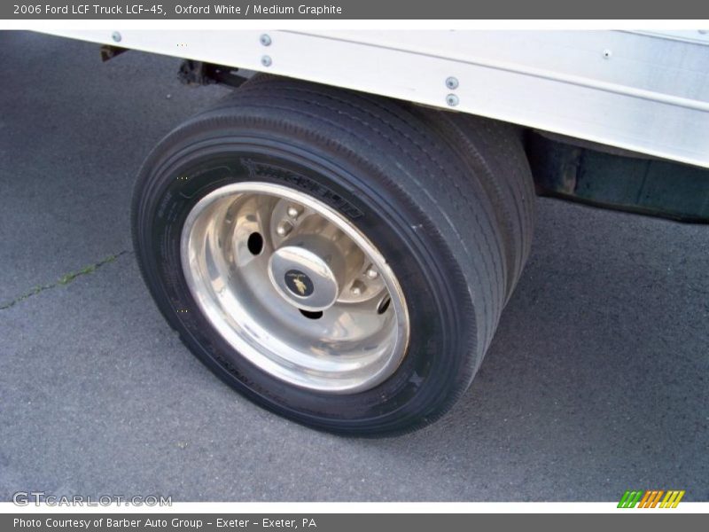 Oxford White / Medium Graphite 2006 Ford LCF Truck LCF-45