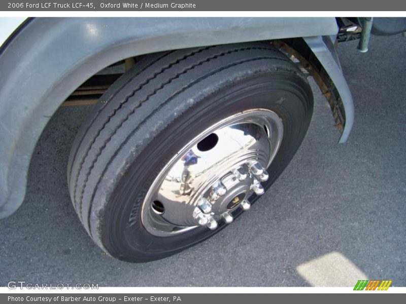 Oxford White / Medium Graphite 2006 Ford LCF Truck LCF-45
