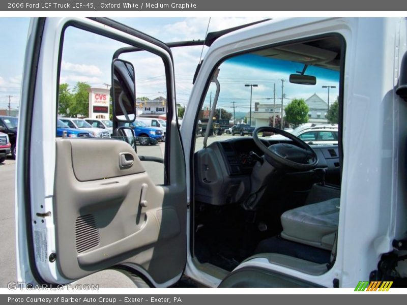 Oxford White / Medium Graphite 2006 Ford LCF Truck LCF-45