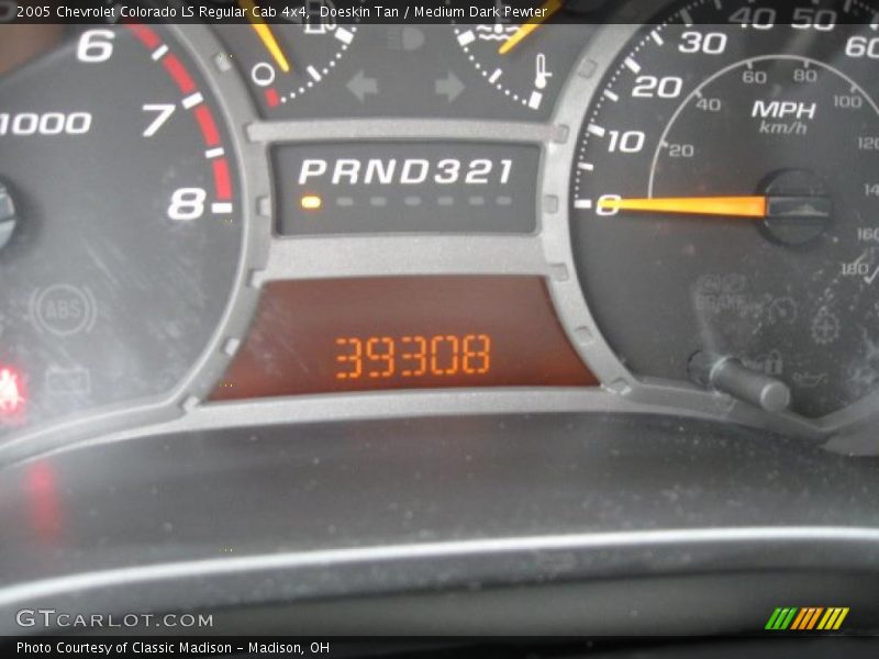 Doeskin Tan / Medium Dark Pewter 2005 Chevrolet Colorado LS Regular Cab 4x4