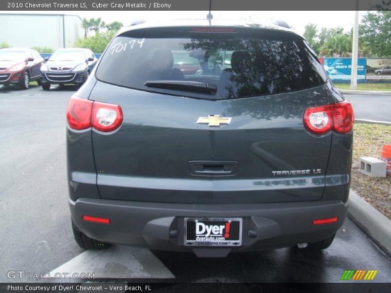 Cyber Gray Metallic / Ebony 2010 Chevrolet Traverse LS