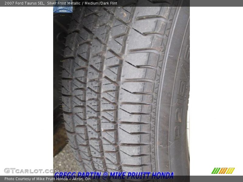 Silver Frost Metallic / Medium/Dark Flint 2007 Ford Taurus SEL