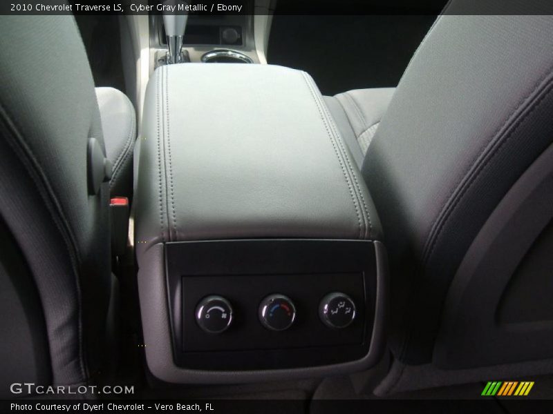 Cyber Gray Metallic / Ebony 2010 Chevrolet Traverse LS