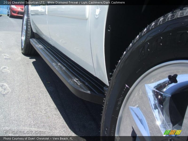 White Diamond Tricoat / Light Cashmere/Dark Cashmere 2010 Chevrolet Suburban LTZ