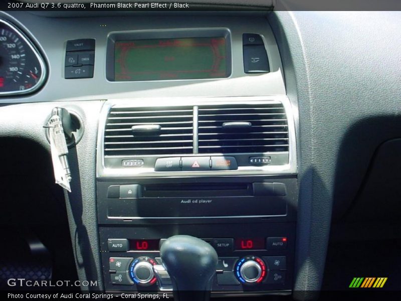 Phantom Black Pearl Effect / Black 2007 Audi Q7 3.6 quattro