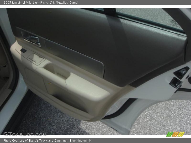 Light French Silk Metallic / Camel 2005 Lincoln LS V8