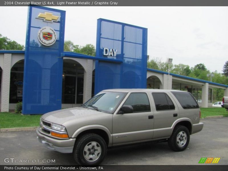 Light Pewter Metallic / Graphite Gray 2004 Chevrolet Blazer LS 4x4