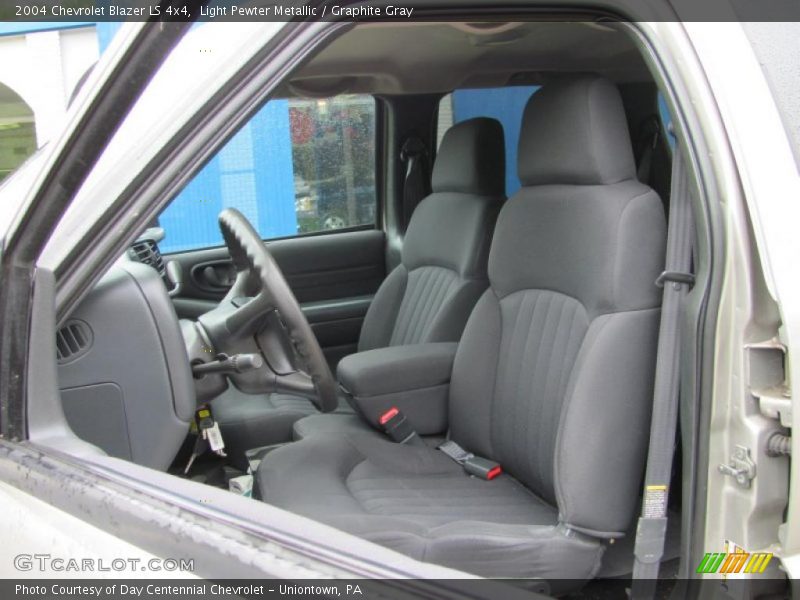 Light Pewter Metallic / Graphite Gray 2004 Chevrolet Blazer LS 4x4