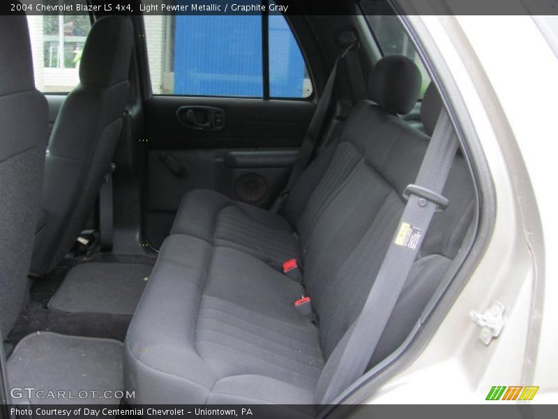Light Pewter Metallic / Graphite Gray 2004 Chevrolet Blazer LS 4x4