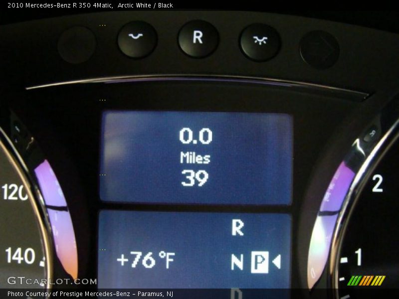 Arctic White / Black 2010 Mercedes-Benz R 350 4Matic