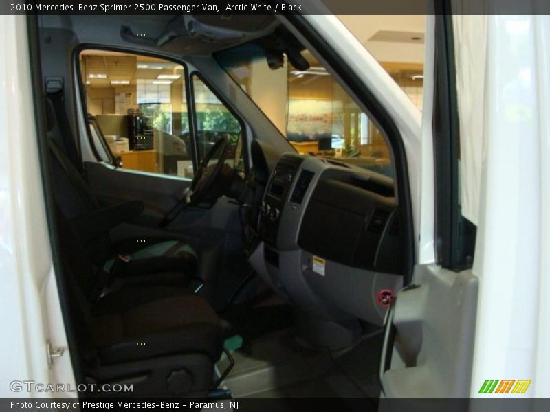 Arctic White / Black 2010 Mercedes-Benz Sprinter 2500 Passenger Van