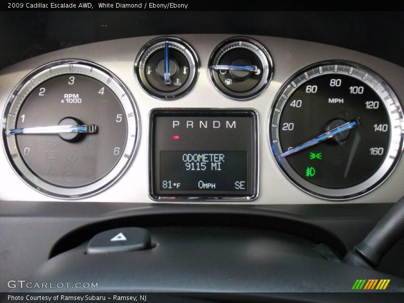 White Diamond / Ebony/Ebony 2009 Cadillac Escalade AWD