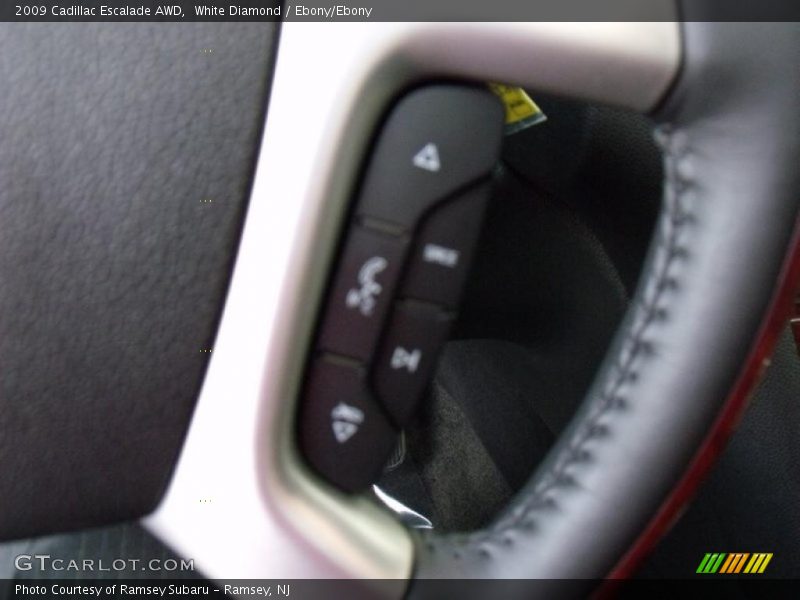 White Diamond / Ebony/Ebony 2009 Cadillac Escalade AWD