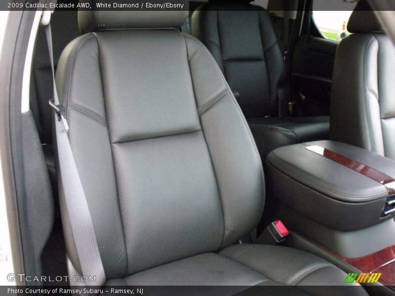 White Diamond / Ebony/Ebony 2009 Cadillac Escalade AWD