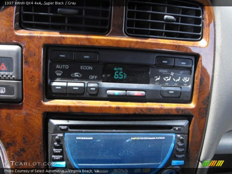 Super Black / Gray 1997 Infiniti QX4 4x4