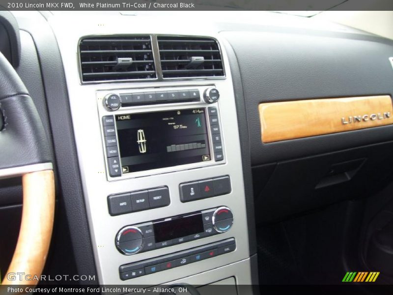 White Platinum Tri-Coat / Charcoal Black 2010 Lincoln MKX FWD