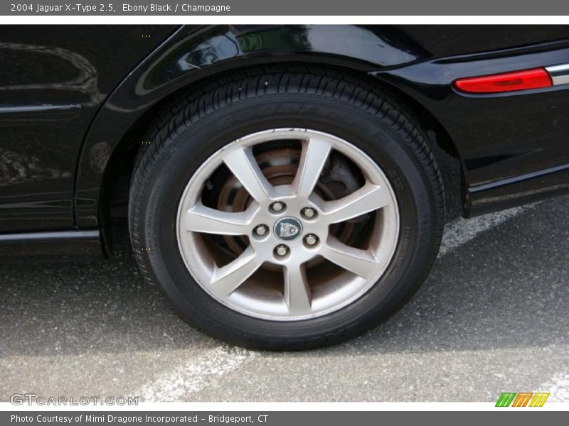 Ebony Black / Champagne 2004 Jaguar X-Type 2.5
