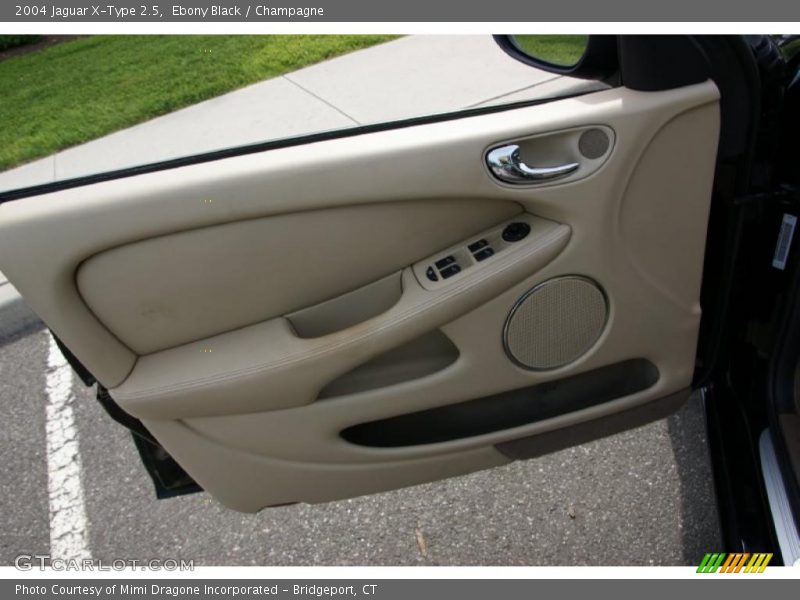 Ebony Black / Champagne 2004 Jaguar X-Type 2.5
