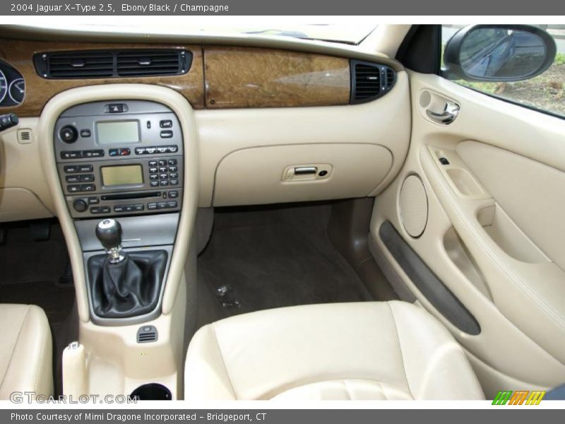Ebony Black / Champagne 2004 Jaguar X-Type 2.5