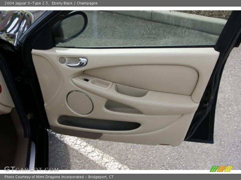 Ebony Black / Champagne 2004 Jaguar X-Type 2.5