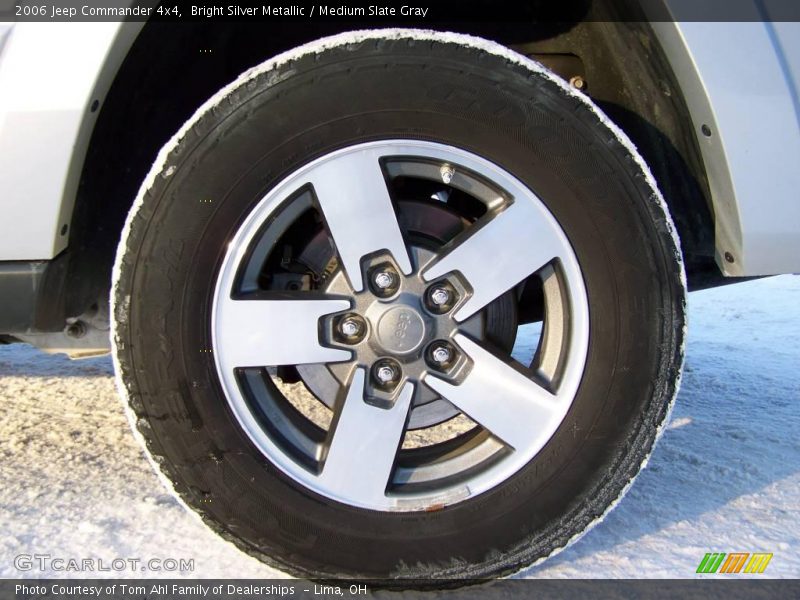 Bright Silver Metallic / Medium Slate Gray 2006 Jeep Commander 4x4