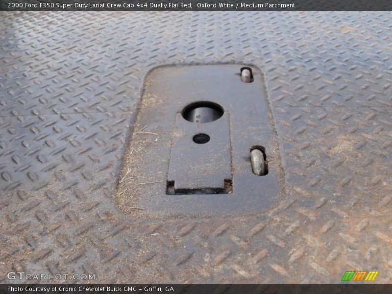Oxford White / Medium Parchment 2000 Ford F350 Super Duty Lariat Crew Cab 4x4 Dually Flat Bed