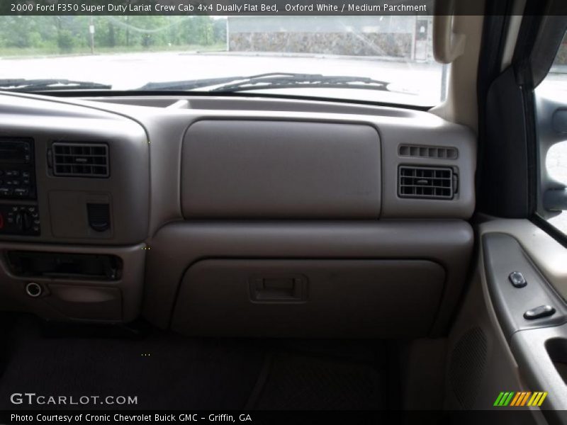 Oxford White / Medium Parchment 2000 Ford F350 Super Duty Lariat Crew Cab 4x4 Dually Flat Bed